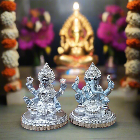 Divine Studio Grey & Silver-Toned Lord Lakshmi Ganesh Idol Showpiece