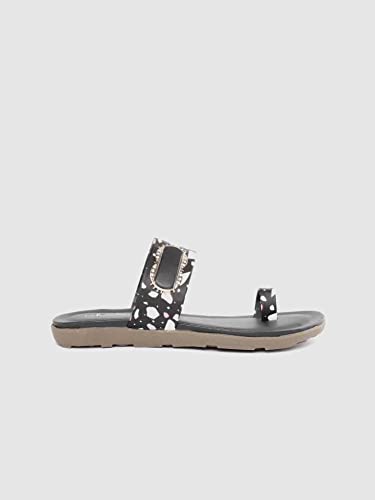 Buy flat sandals for ladies