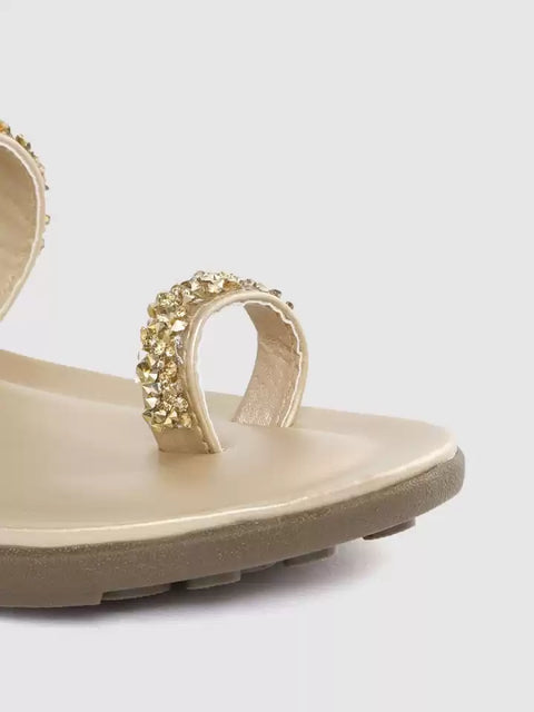 Buy flat sandals in cheap price